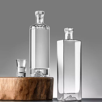 Bouteille carrée unique de 250ml 375ml 500ml 1000ml Tequila Rhum Liqueur Brandy Whisky Vodka avec bouchon en verre