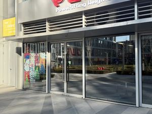 Xem đầy đủ cửa nhà để xe Khung Nhôm trong suốt Giá cửa tự động tráng men trên cao cửa cắt với cửa sổ kính chèn - Product Image 2