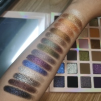 Palette de fard à paupières duochrome à haut pigment OEM ODM 30 couleurs bon marché et populaire pour les yeux