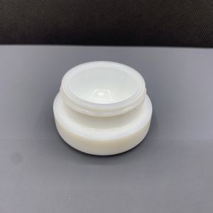 Mini pot en verre blanc de 10 ml avec couvercle en plastique noir à l'épreuve des enfants pour les cosmétiques et les huiles concentrées de soins personnels - Product Image 3