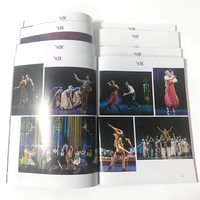 Impression en gros de catalogues, brochures, magazines et livrets à couverture souple avec estampage à chaud et gaufrage personnalisé