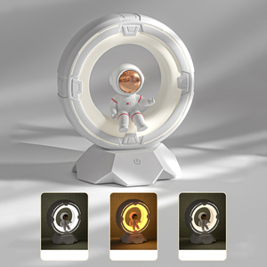 Lámpara Nocturna Infantil de Astronauta Espacial, Lámpara LED Inteligente Recargable con Control Táctil y 9 Niveles de Brillo para Dormitorio Infantil - Product Image 6