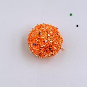 Perles rondes en plastique colorées avec trou traversant pour DIY, accessoires de chaîne de téléphone portable faits à la main - Product Image 3