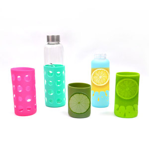 Tùy chỉnh thiết kế in ấn BPA free đầy màu sắc chai bao gồm chống trượt bảo vệ Silicone chai nước khởi động đàn hồi tay áo - Product Image 1