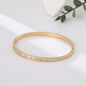 Fashionable INS Custom Luxury High Quality Stainless Gold Plated Waterproof Steel Designer Chain & Link <b>Bracelets</b> Women - Product Image 3