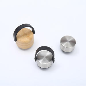 กระติกน้ำเก็บความร้อนสุญญากาศแบบกำหนดเองได้ ขนาด 500 มล. ผลิตจากสแตนเลสสตีล 304 สองชั้น พร้อมฐานไม้ - Product Image 3