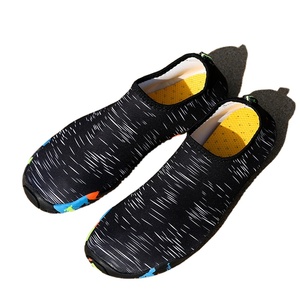 Chaussures aquatiques de surf et de natation, chaussures de plage pieds nus, respirantes, douces et confortables, unisexes - Product Image 1