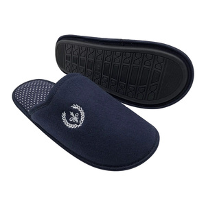 Chaussons mules douillets avec broderie personnalisée pour hommes Chaussons d'intérieur en mousse à mémoire de forme <span class=keywords><strong>Semelle</strong></span> extérieure durable en TPR - Product Image 3