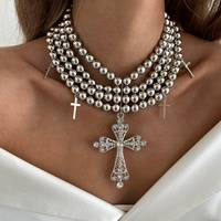 Luxuriöse Vergoldete Trendige Mehrschichtige Perlenkette mit Großem Strass-Kreuzanhänger Gliederkette Damen Party Club Mode