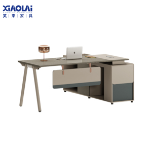 Suite di Mobili per Ufficio Moderni con Grande Scrivania Direzionale e Postazione di Lavoro - Product Image 1