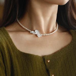 Collar Corto de Perlas de Agua Dulce con Diseño Retro Wanru, Pétalos Transparentes, Luz Natural Intensa, Color Natural Barroco Retro - Product Image 1