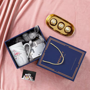 Taza personalizada para el Día de San Valentín, encantadora Taza de cerámica, conjunto de regalo de baño de Navidad para mujer, Toalla de baño de lujo, conjunto de regalo novedoso para mujer - Product Image 4