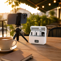 Nouveau Micro Cravate Sans Fil 2.4G 2-en-1 2025 avec Boîtier de Charge, Plug and Play, Réduction du Bruit pour iPhone Android et Streaming
