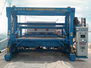 Machine mobile polyvalente de vibroformage du béton pour la fabrication de blocs préfabriqués emboîtables type <span class=keywords><strong>Lego</strong></span> et de moules en acier pour barrières de circulation routière - Product Image 2