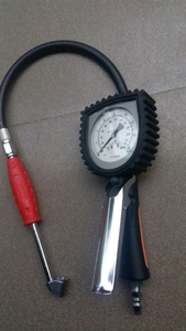 Hoge Precisie Digitale Display Bandenspanningsmeter Universele Auto En Motorfiets Inflatie Pistool Monitoring Van Hoge Kwaliteit - Product Image 4