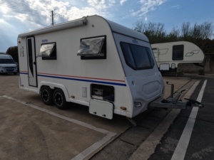 Caravane de camping moderne de haute qualité, légère, en aluminium, à double <span class=keywords><strong>essieu</strong></span>, pour 4 personnes, camping-car, caravane, remorque de voyage - Product Image 2