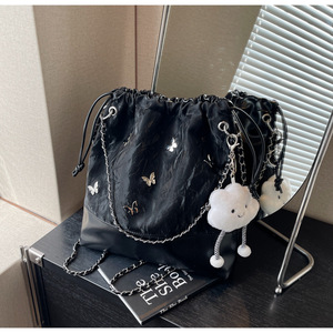 Sacs fourre-tout de luxe pour femmes, neufs et tendance, sacs à main durables en PU pour jeunes femmes, fermeture à fermoir, doublure en DACRON, décorés - Product Image 6