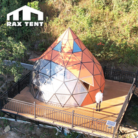 Maison dôme en verre de 6m pour tente de glamping avec cadre en aluminium en forme de pêche et recouvert de verre trempé et de panneau en bois