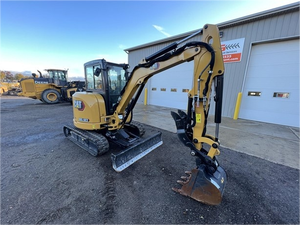 Mini-excavatrice sur chenilles CAT 303 d'occasion, 3 tonnes, modèle 2020, équipement de machinerie d'origine, en bon état de fonctionnement - Product Image 4