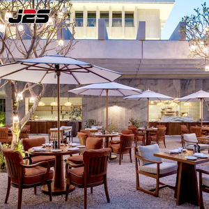 Juego de Muebles de Exterior de Madera Maciza para Restaurante J2S, Silla con Brazos y Mesa con Sombrilla de Patio, Diseño Moderno, Acabado Impermeable - Product Image 5