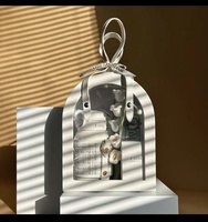 Coffret Cadeau de Luxe pour Demoiselles d'Honneur - Sac à Main Haut de Gamme pour Cadeaux d'Affaires dans l'Industrie de la Beauté Boîte cadeau en cuir avec design ajouré