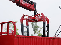Camion-grue SHENBAI à bras articulé à fort moment de charge avec moteur Yuchai, certifié CE, châssis Dongfeng, commande hydraulique