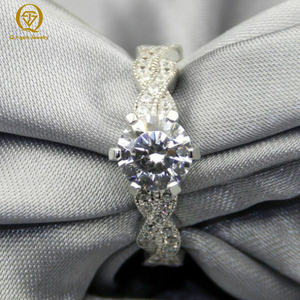Diamante Cultivado en Laboratorio con Corte Brillante Redondo de Diseño Original, Oro de 18K, Color D, Claridad VVS, Admite Tamaño/Grabado Personalizado - Product Image 3
