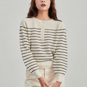 ODM elegante maglione Pullover in <span class=keywords><strong>maglia</strong></span> a righe bianche e nere con bottoni girocollo 12gg - Product Image 3