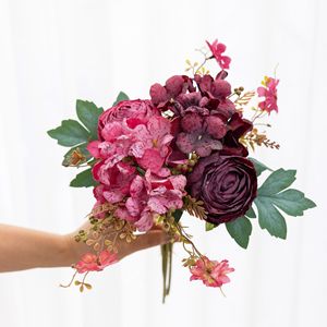 Bouquet de roses artificielles de style vintage avec bords brûlés ; Mariage, décoration intérieure ; Composition florale artificielle d'hortensias - Product Image 6