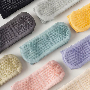 شعار مخصص OEM بيع بالجملة أزياء غير قابلة للانزلاق قبضة النساء بيلاتس اليوغا المضادة للانزلاق قبضة جوارب اليوغا - Product Image 6