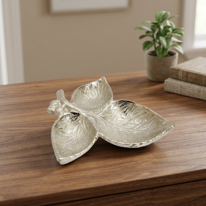 Bandeja Decorativa de Aluminio con Hojas Plateadas, Diseño Floral Moderno, Arte Artesanal, Forma Irregular, para Bautizo, Ramadán, Pieza Única - Product Image 4