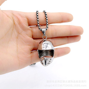 Yunnique – collier avec pendentif masque en acier inoxydable, bijoux unisexes à la mode, design géométrique argenté 316L - Product Image 2