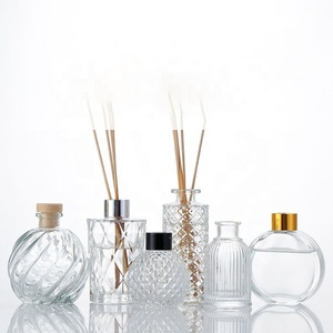 Bouteille de diffuseur de <span class=keywords><strong>roseau</strong></span> en verre de luxe de haute qualité roseaux aromatiques vides pour huile de parfum caractéristique fraîche pour bureau emballé en boîte - Product Image 6