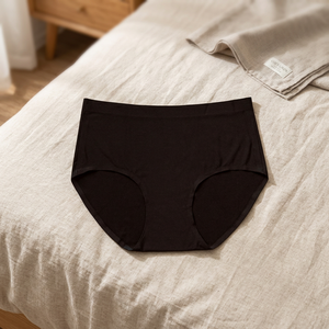 Mutandine da donna senza cuciture di Vivienne 90% colore nero - Product Image 2