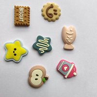 Breloques de chaussures mignonnes pour sabots en PVC souple, vente en gros, directement de l'usine, breloques personnalisées en forme de dessins animés, aliments, fruits, fleurs, boutons