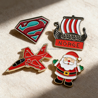 Pins de Esmalte Duro y Suave Personalizados con Diseño de Dibujos Animados, Insignias de Metal con Logotipo Personalizado de Fábrica China 2026, para Gorras, Sombreros y Hijabs