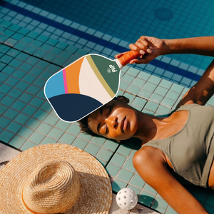 Juego de palas de pickleball P&P, con una pelota de 40 orificios aprobada por la USAPA y un diseño moderno, perfecto para adultos que buscan un juego para todas las estaciones. - Product Image 4