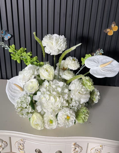 Personnalisez votre composition florale de 1M pour allée de mariage, avec lys Calla et hortensias à toucher réel, mélange vert et blanc, pour centre de table et décoration événementielle - Product Image 3