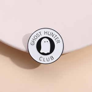 Venta al por mayor <span class=keywords><strong>de</strong></span> alfileres esmaltados <span class=keywords><strong>de</strong></span> Ghost Hunter Club únicos, insignias <span class=keywords><strong>de</strong></span> solapa <span class=keywords><strong>de</strong></span> Metal pintado para sombreros, ropa, joyería, gran regalo para amigos - Product Image 5