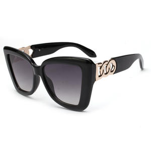 Marché de gros mode femmes lunettes de soleil <span class=keywords><strong>yeux</strong></span> de chat lunettes de soleil personnalisées verres polarisés carré PC cadre noir rose vert jaune - Product Image 1