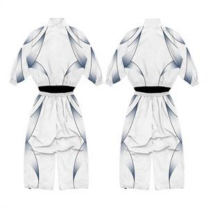 Ensembles coupe-vent personnalisés avec capuche effet délavé, design streetwear hivernal, imprimé intégral et illustrations sur mesure pour les marques de vêtements - Product Image 1