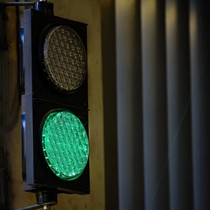 Système de stationnement intégré avec systèmes de priorité aux véhicules et systèmes de gestion des rampes pour un trafic intelligent et un contrôle des rampes - Product Image 1