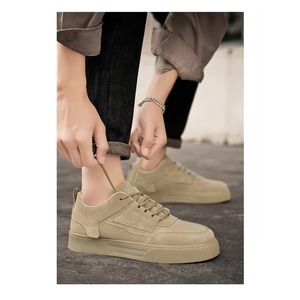 Los nuevos zapatos urbanos de caña baja para hombre son zapatillas deportivas versátiles. - Product Image 6