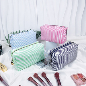 Bolsa de Maquillaje de Viaje de Gran Capacidad al por Mayor, Moderna, Portátil, con Cierre de Cremallera y Rayas para Organizar Artículos de Tocador - Product Image 6