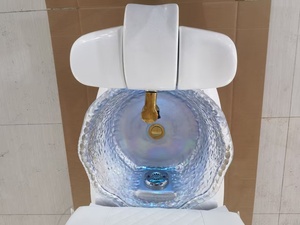 Fauteuil de pédicure électrique inclinable blanc de luxe pour salon de manucure et spa, avec bassin à pieds en verre et décoration dorée - Product Image 4