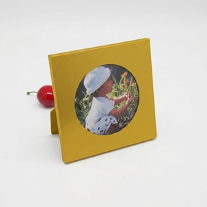 Cadre photo miniature en alliage d'aluminium durable, cadre de miroir carré au design personnalisé pour la décoration intérieure et le bureau - Product Image 1