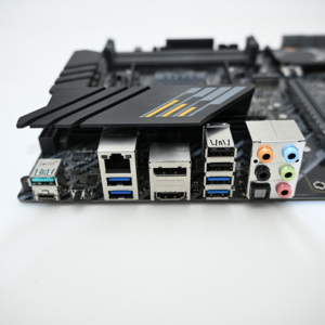 Tarjeta Madre TUF Gaming B550-<span class=keywords><strong>PLUS</strong></span> <span class=keywords><strong>WiFi</strong></span> <span class=keywords><strong>B550M</strong></span> AMD AM4 (3.ª Gen Ryzen) ATX (PCIe 4.0, <span class=keywords><strong>WiFi</strong></span> 6, LAN de 2.5 Gb, USB 3.2 Gen 2, Aura Sync) - Product Image 4