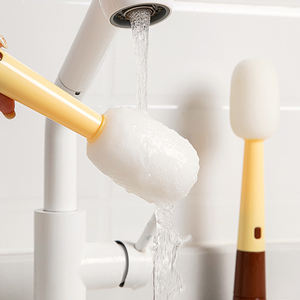 Cepillo de limpieza colgante multifuncional de silicona con mango largo para botellas, cepillos giratorios para la boca de vasos, herramienta de limpieza - Product Image 3