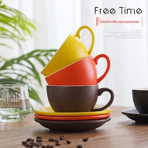 Juego de Taza <span class=keywords><strong>y</strong></span> Platillo de Cerámica Colorida de 300 ml para Café Capuchino, Taza para Latte con Diseño de Boca Ancha, Estándar para Competencias de Barista, Logotipo Personalizado - Product Image 5