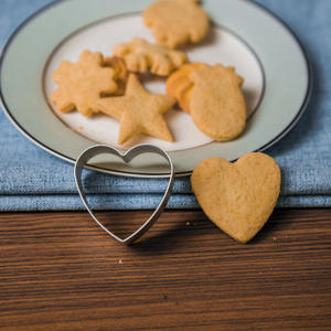 Cortador de Pastel de Aluminio de Alta Calidad con Diseño de Conejito, Fácil de Limpiar, para Decoración de Pasteles, Ideal para Reposteros Profesionales - Product Image 3